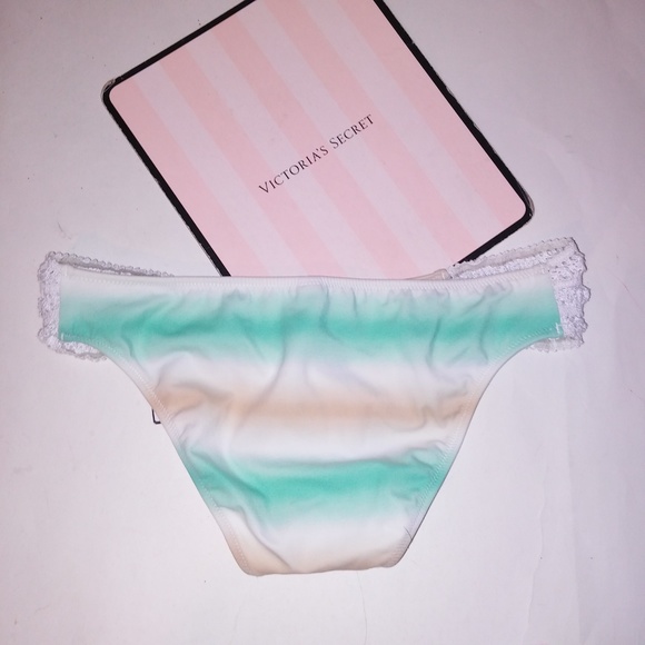 Victoria Secret Swim Bikini Bottom
XS
Ombre
Seafoam Glow White Beige
Crochet‎ - Picture 3 of 4